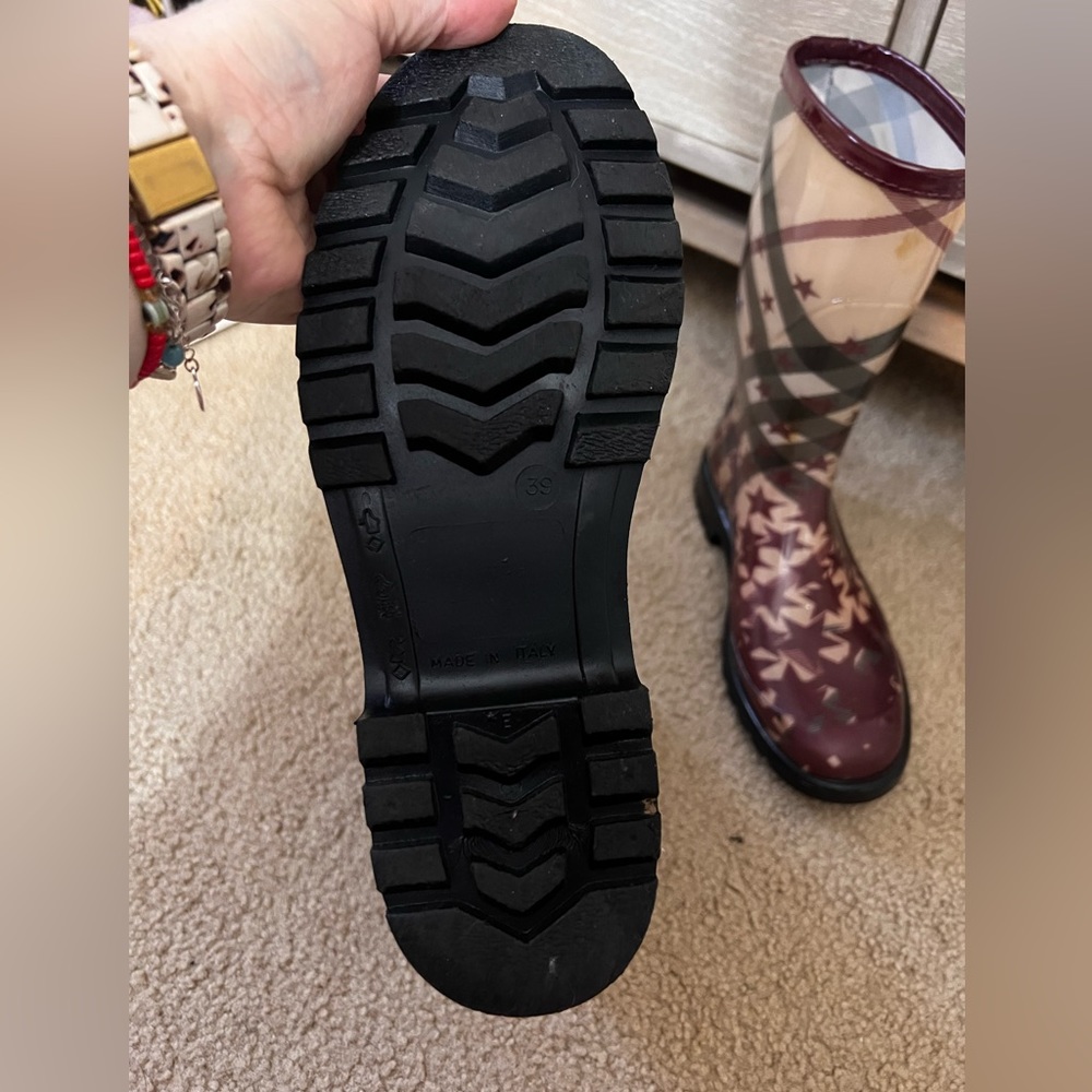 Authentic BURBERRY rain boots (special edition) - Picture 3 of 11